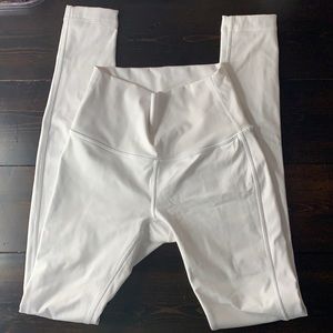 White Wunder Under Lululemon Leggings